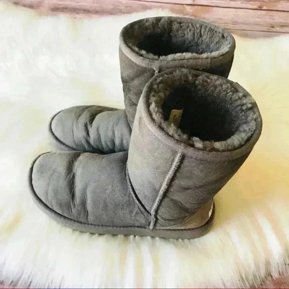 Uggs Classic Short Gray Sz 6